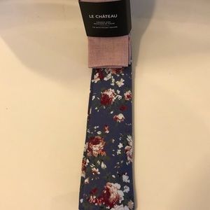 Le chateau tie and pocket square set